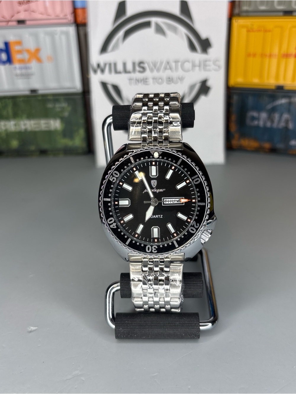 Poedagar Men's Black Dial Stainless Steel Bracelet Quartz Watch